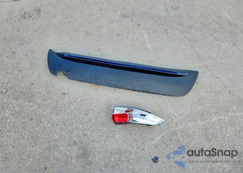 2020 Toyota Corolla Le z USA, uszkodzony, nr VIN JTDEPRAE6LJ006304